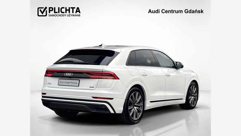 AUDI Q8 -