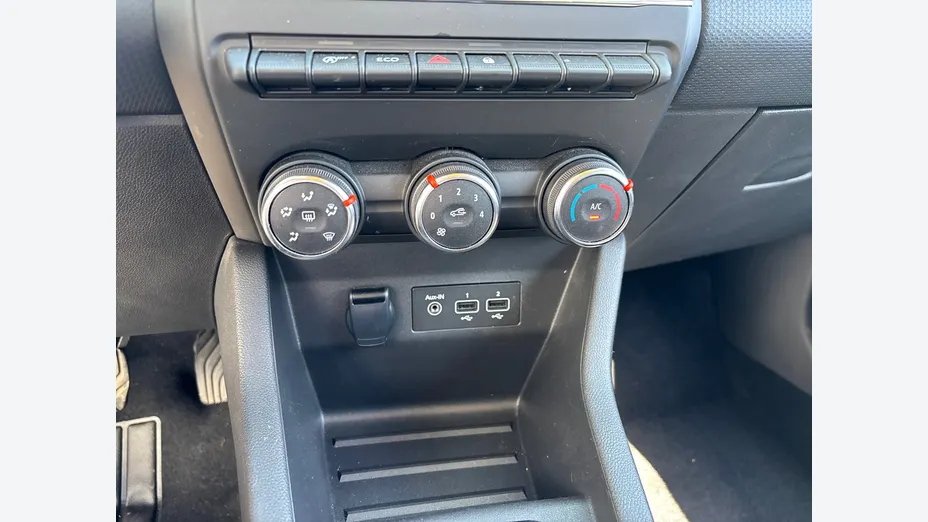 RENAULT Clio -