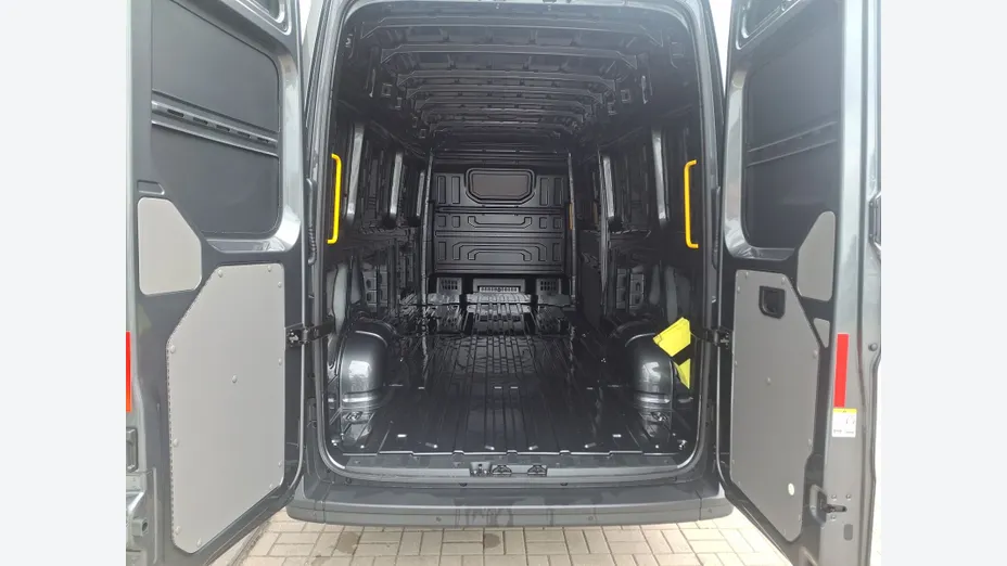 VOLKSWAGEN Crafter Crafter 35 BiTDI (16,4m3) aut Nowy
