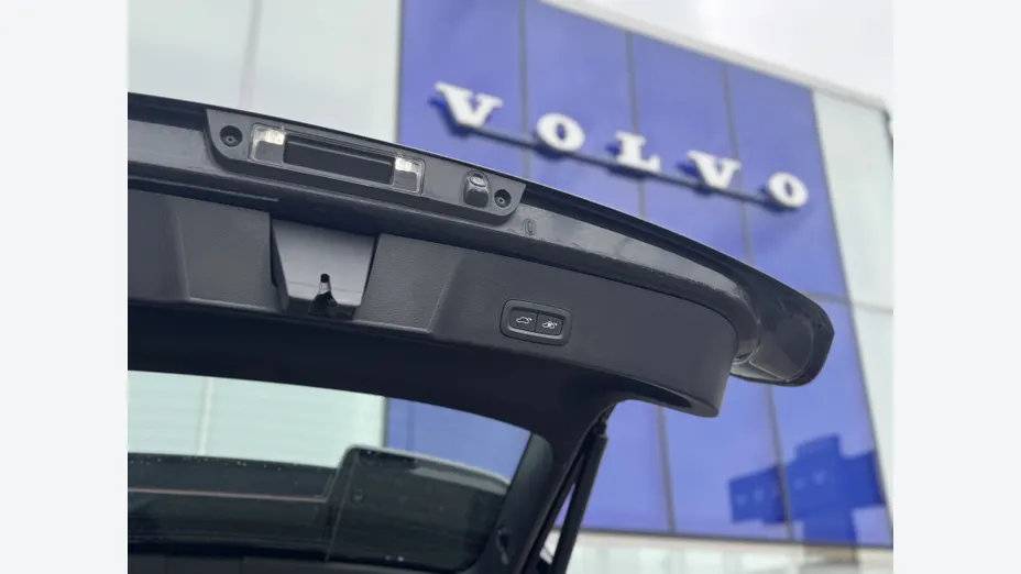 VOLVO XC40 XC40 B3 Plus Dark aut