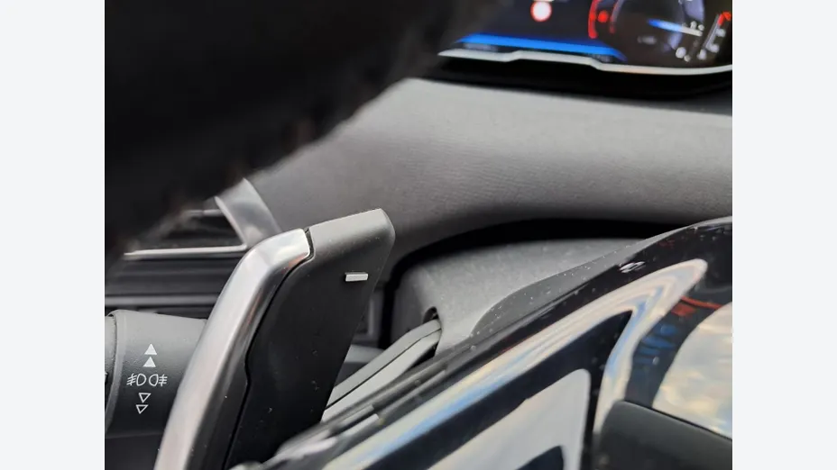 PEUGEOT 3008 -
