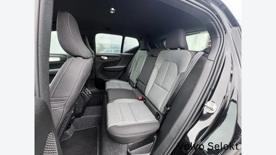 VOLVO XC40 XC40 B3 Plus Dark aut