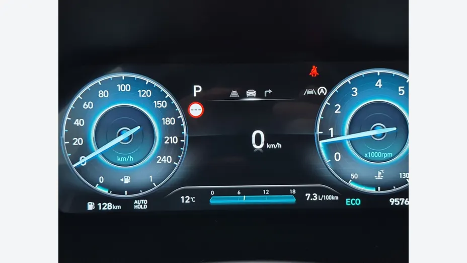 HYUNDAI i30 -