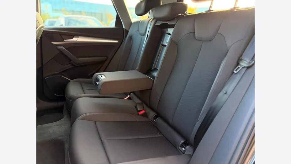 AUDI Q5 -