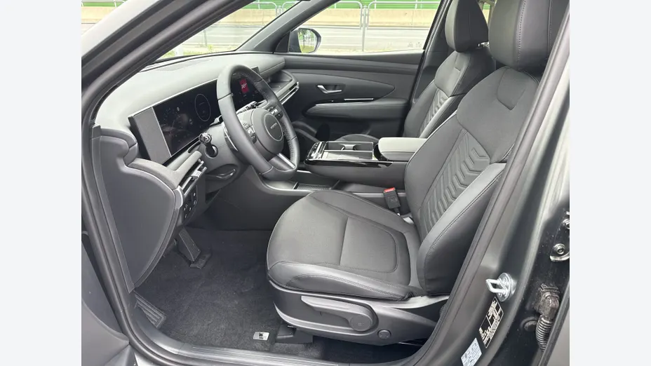 HYUNDAI Tucson Tucson 1.6 T-GDi HEV Smart Black 2WD aut Nowy