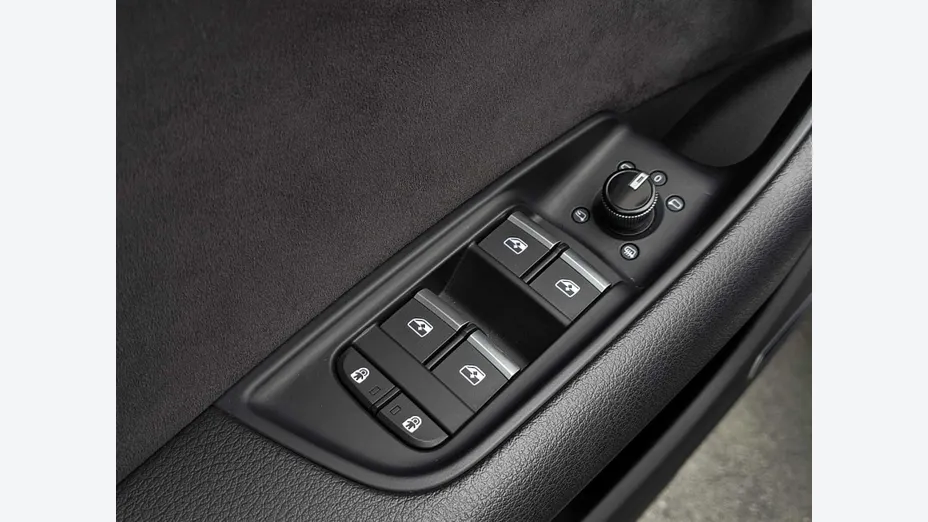 AUDI Q8 -
