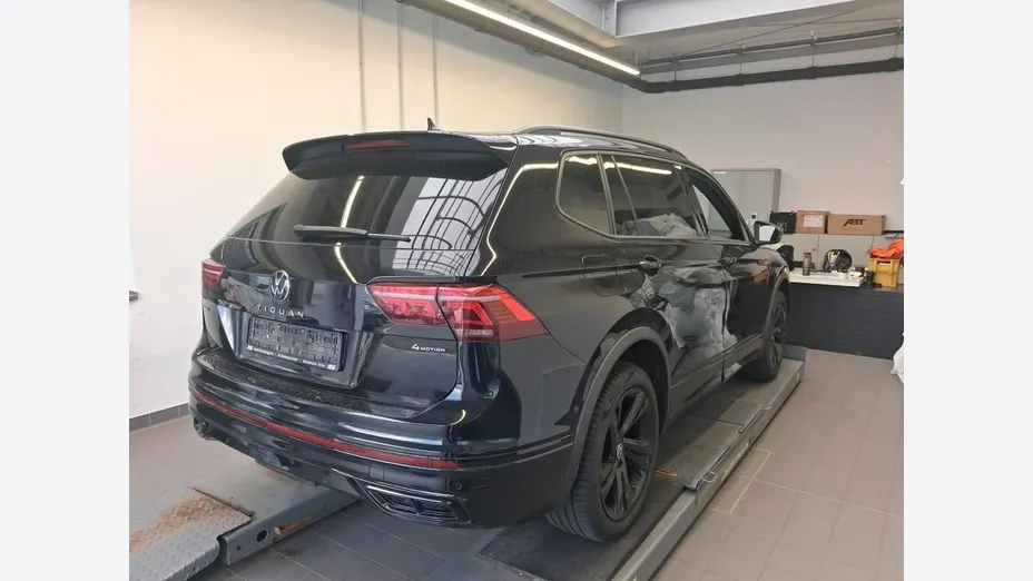 VOLKSWAGEN Tiguan Allspace -