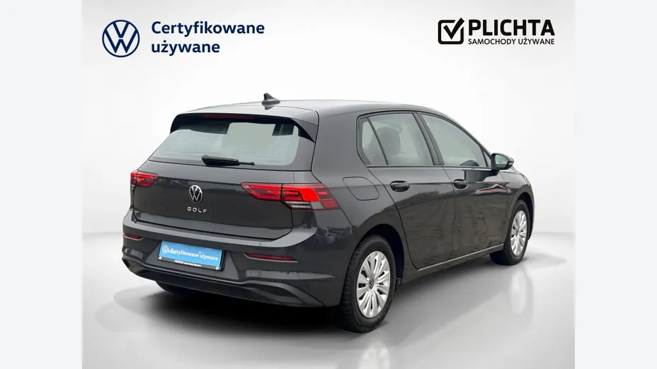 VOLKSWAGEN Golf -