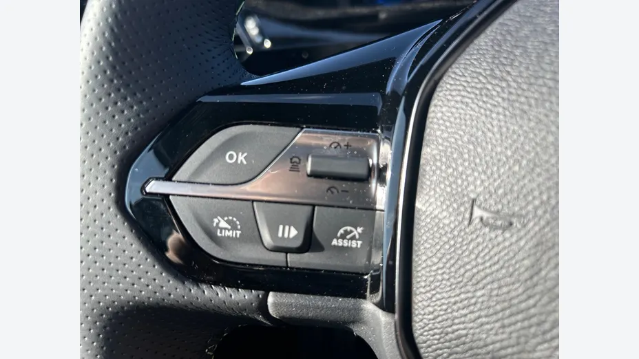 PEUGEOT 308 -