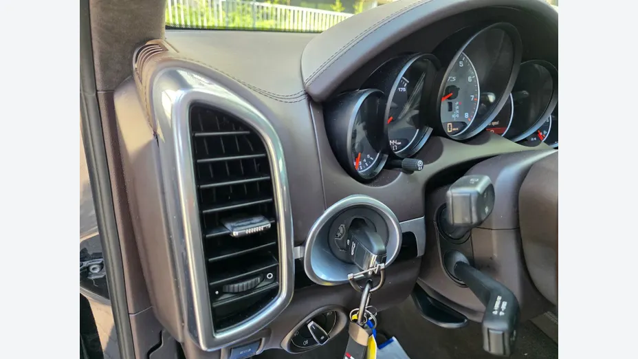 PORSCHE Cayenne -