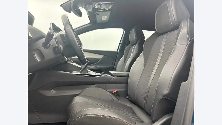 PEUGEOT 3008 -