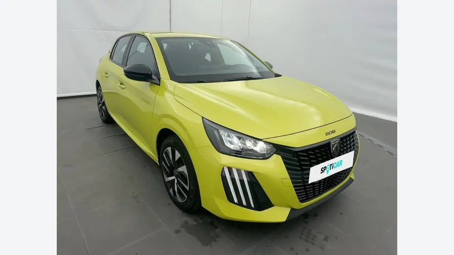 PEUGEOT 208 -