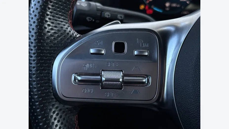 MERCEDES-BENZ CLA CLA 220 d AMG Line 8G-DCT