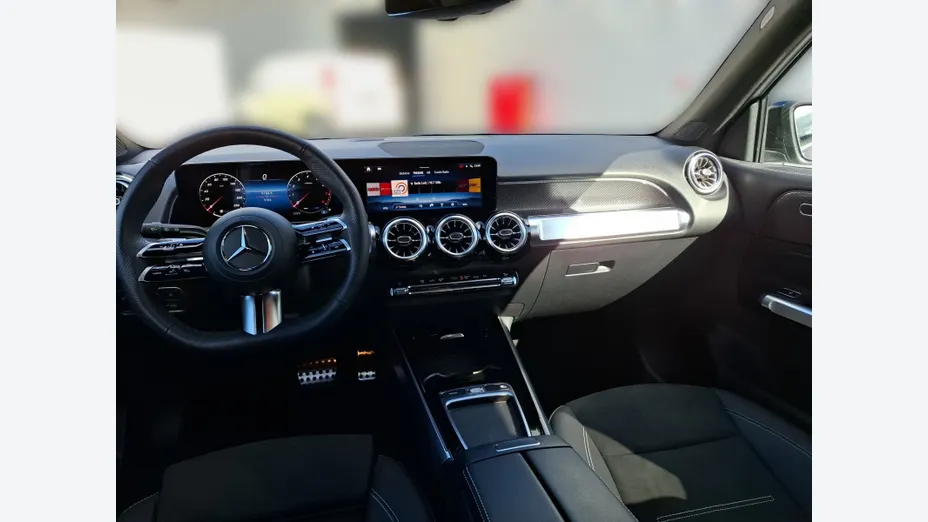 MERCEDES-BENZ GLB GLB 200 mHEV AMG Line 7G-DCT