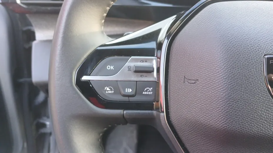 PEUGEOT 308 -