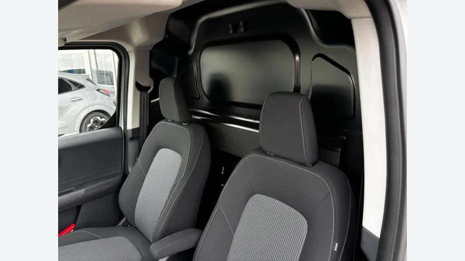 FORD Transit Courier Transit Courier 1.0 EcoBoost 2,1t Trend aut Nowy
