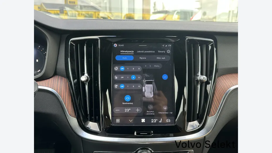 VOLVO V60 V60 B4 B Plus Dark aut