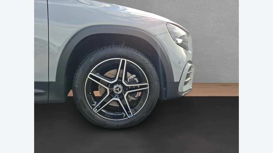 MERCEDES-BENZ GLB GLB 200 mHEV AMG Line 7G-DCT