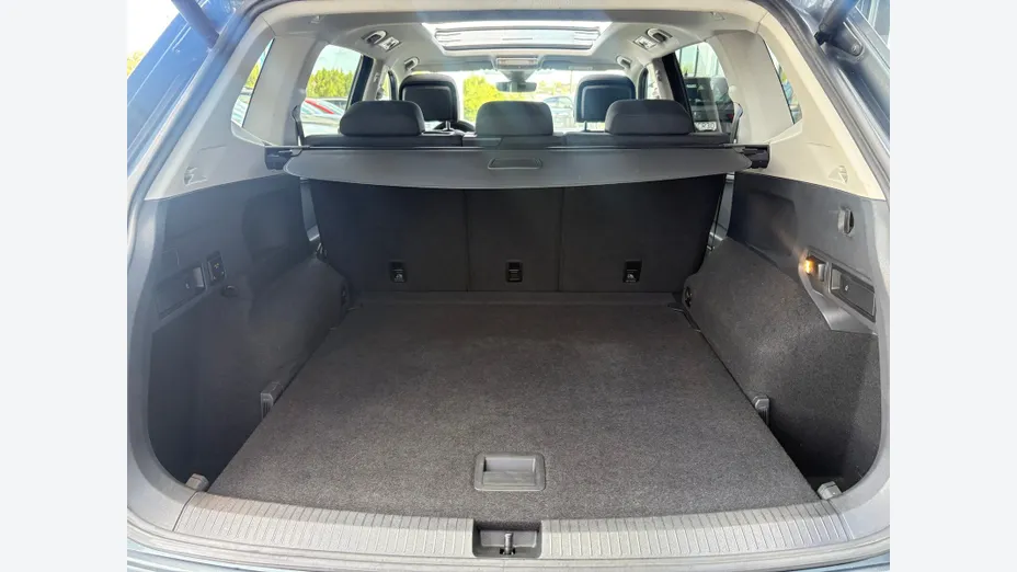 VOLKSWAGEN Tiguan Allspace -