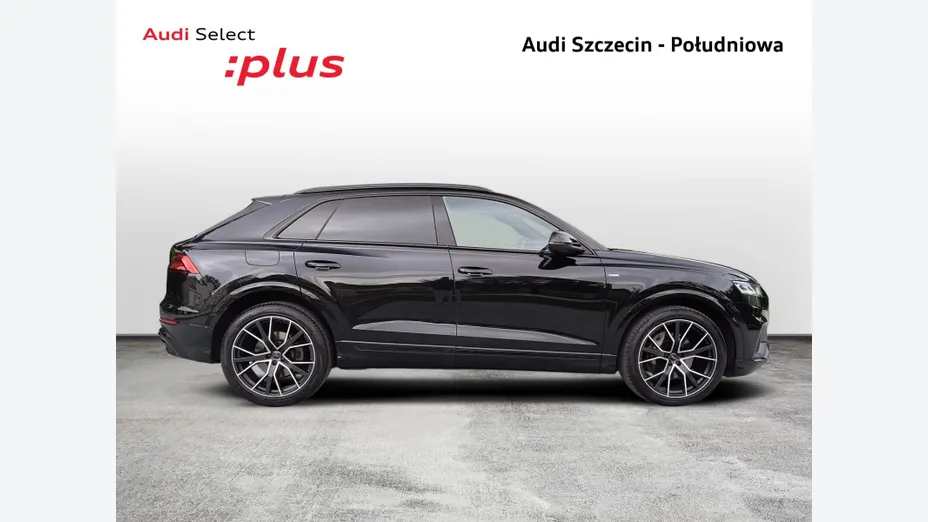AUDI Q8 -