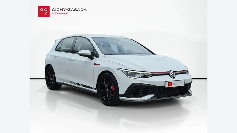 VOLKSWAGEN Golf -