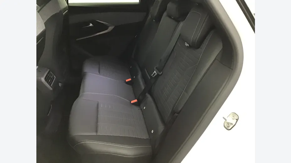 PEUGEOT 3008 -