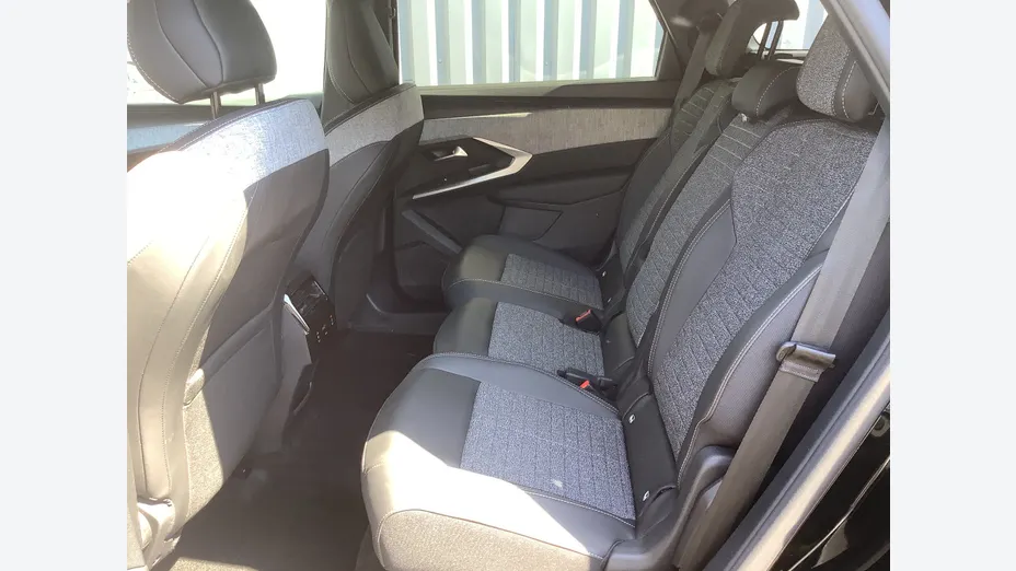 PEUGEOT 5008 -