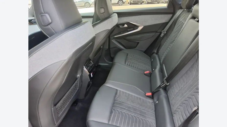 PEUGEOT 3008 -