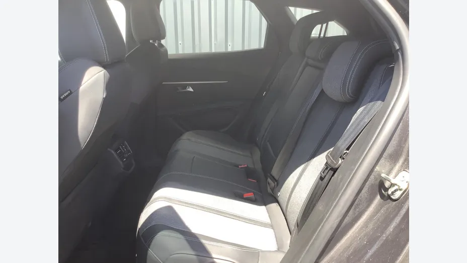 PEUGEOT 3008 -