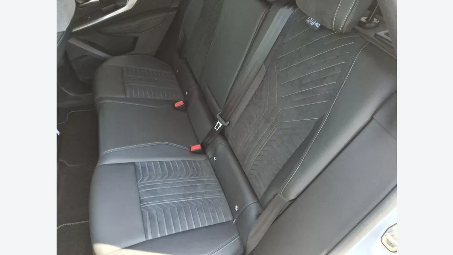PEUGEOT 3008 -