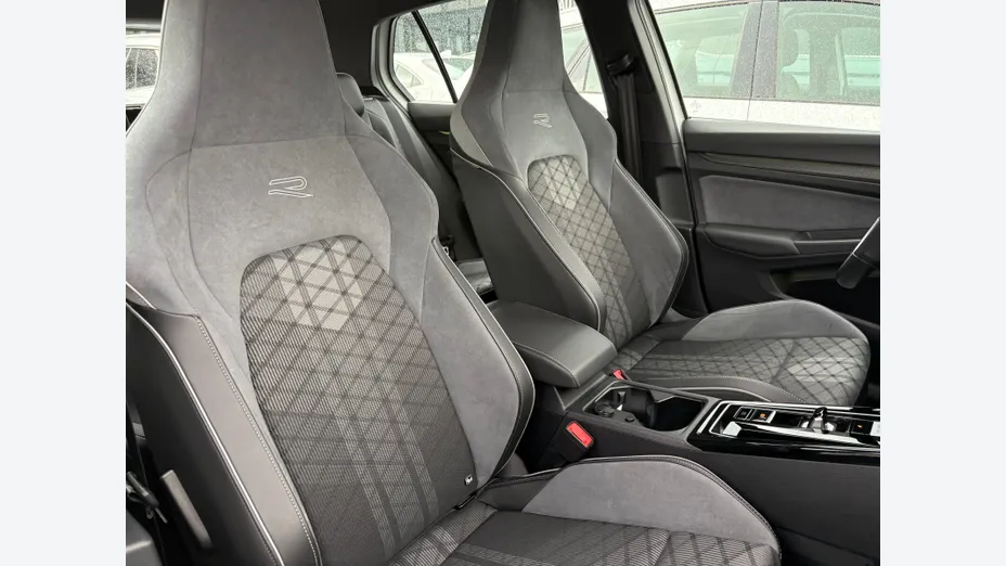 VOLKSWAGEN Golf Golf VIII 1.5 eTSI R-Line DSG