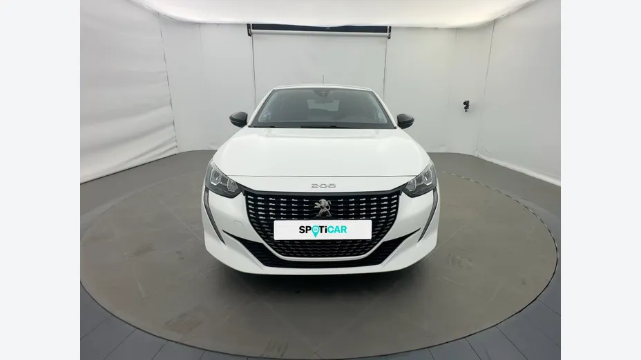 PEUGEOT 208 -