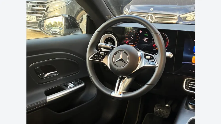 MERCEDES-BENZ CLA -