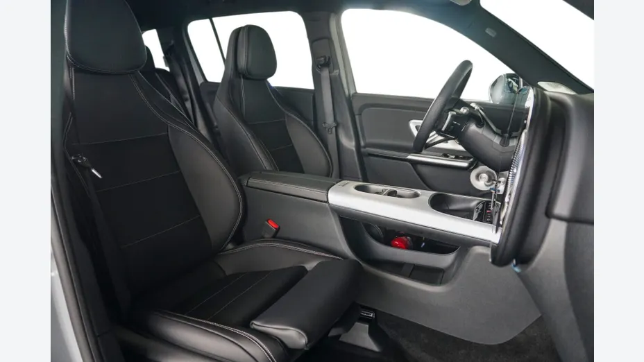 MERCEDES-BENZ GLB -