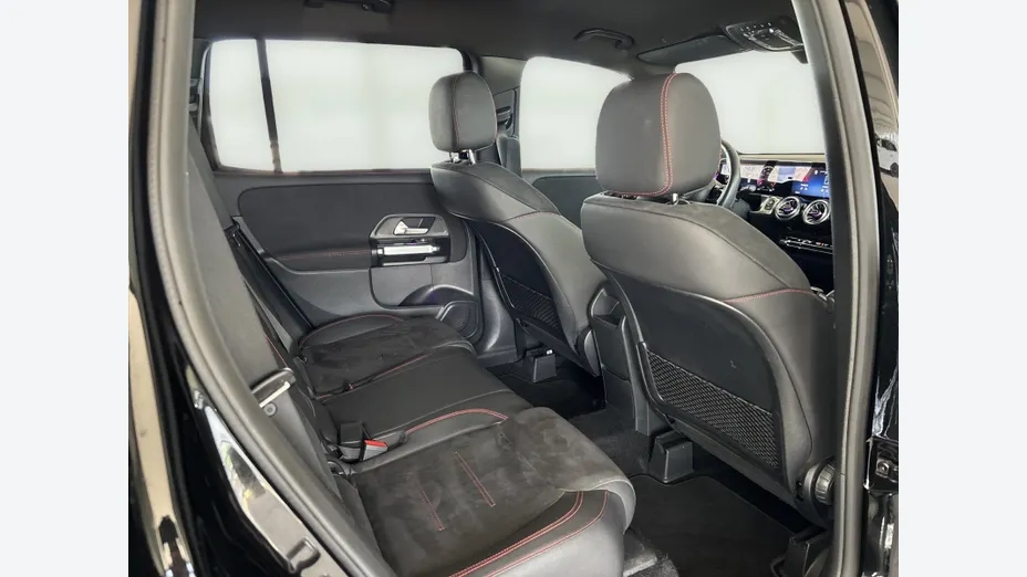 MERCEDES-BENZ GLB GLB 200 mHEV AMG Line 7G-DCT