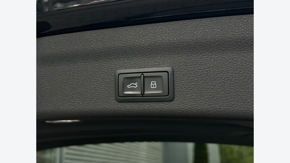 AUDI S6 Avant -