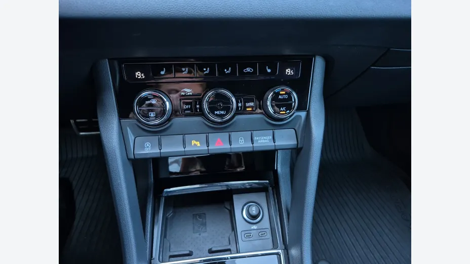 SKODA Karoq -