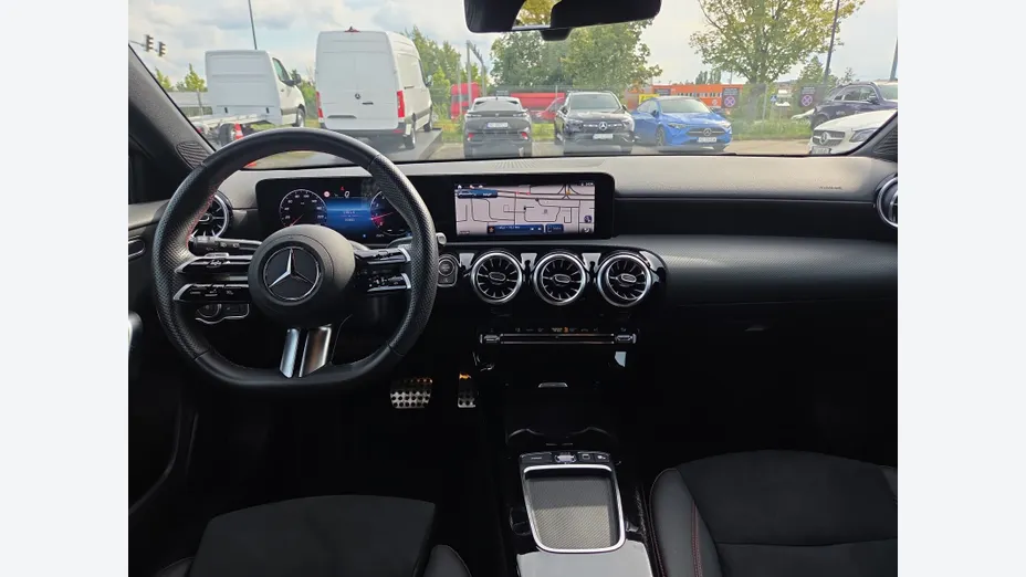MERCEDES-BENZ A Klasa A 200 AMG Line 7G-DCT