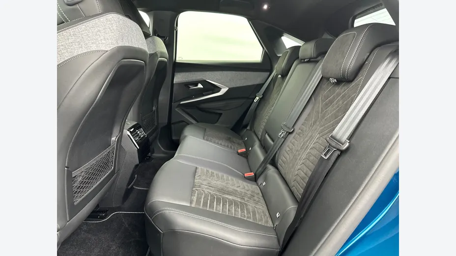 PEUGEOT 3008 -