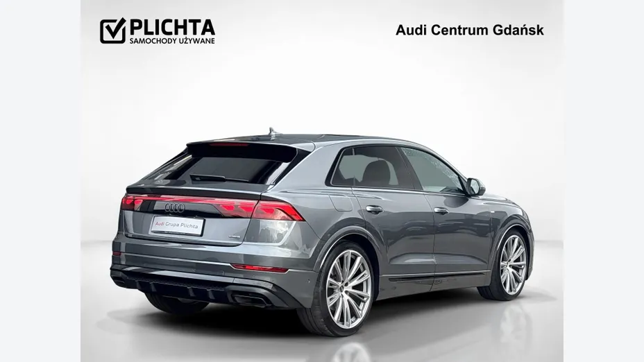 AUDI Q8 -