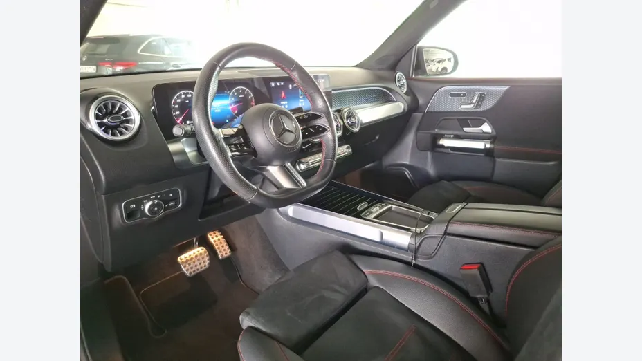 MERCEDES-BENZ GLB GLB 200 mHEV AMG Line 7G-DCT