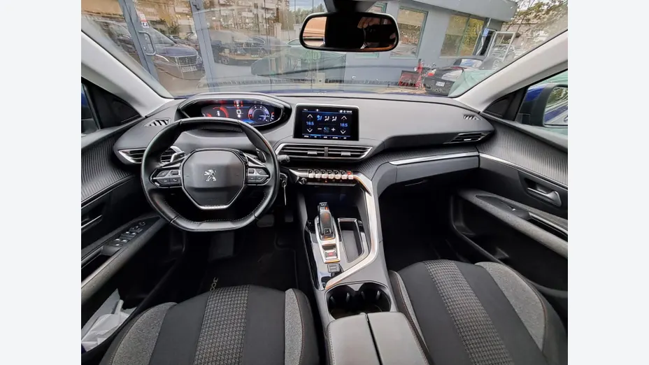 PEUGEOT 3008 -