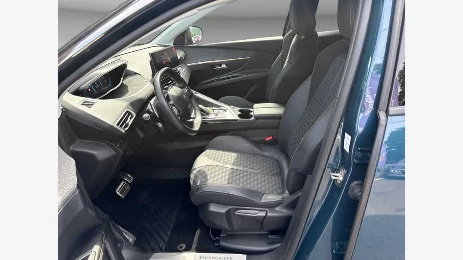 PEUGEOT 3008 -