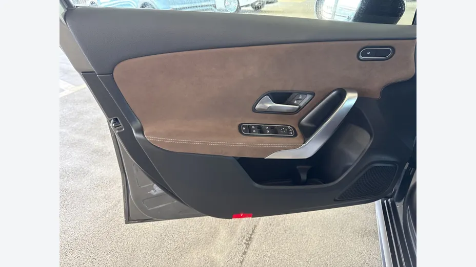 MERCEDES-BENZ A Klasa A 200 AMG Line 7G-DCT
