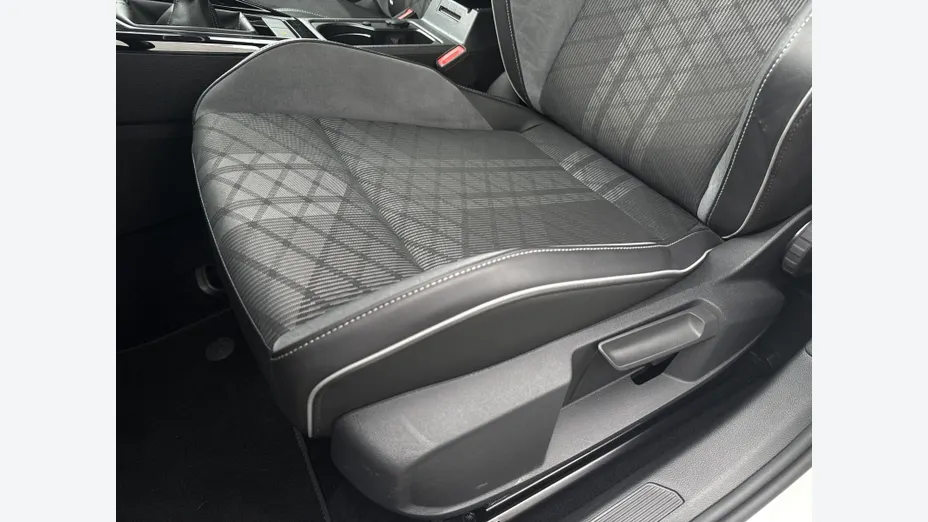 VOLKSWAGEN Golf Golf VIII 1.5 TSI EVO R-Line