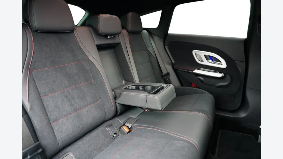 MERCEDES-BENZ CLA -