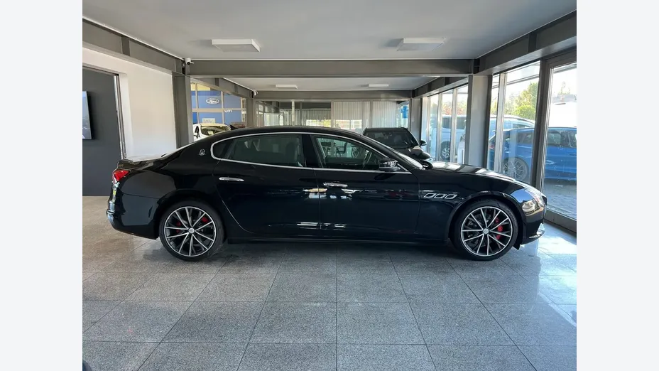 MASERATI Quattroporte -