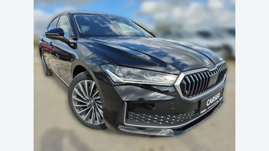 SKODA Superb -