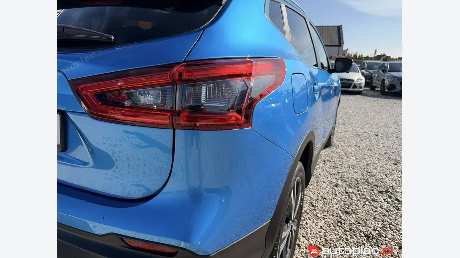 NISSAN Qashqai -
