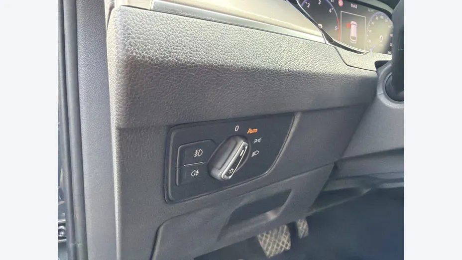 VOLKSWAGEN Passat -